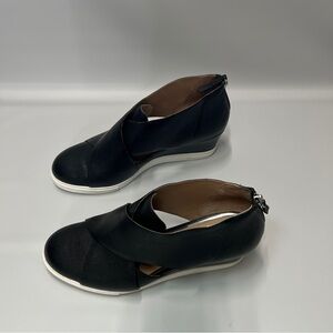 L PAOLO Women’s Size 10 Black Criss Cross Leather Strap Wedge Heel Sandal